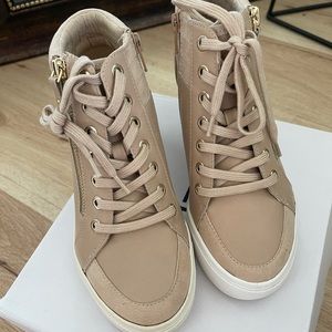 Aldo Kaia beige wedge sneaker size 7